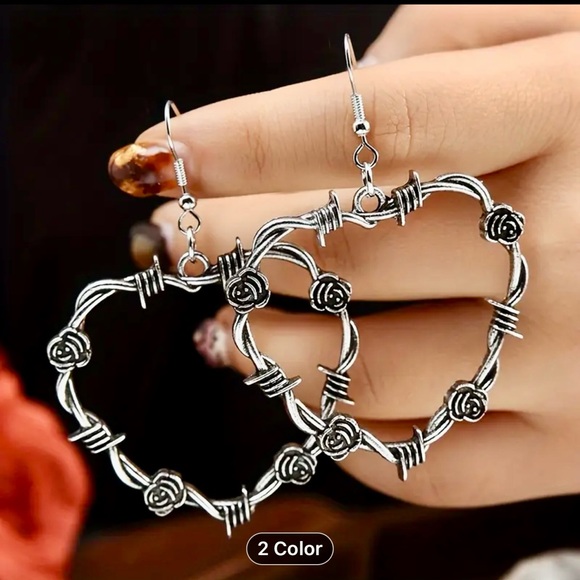 None Jewelry - Thorn Rose Heart Shaped Earrings